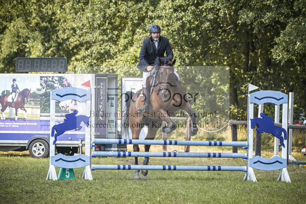 DOS_0162 | Entdecke hochwertige Reitturnierfotos von Foto Oger. Professionell, emotional und authentisch – jetzt Lieblingsmomente im Shop bestellen.Deutschlandweite Turnierfotografie. - Realisiert mit Pictrs.com