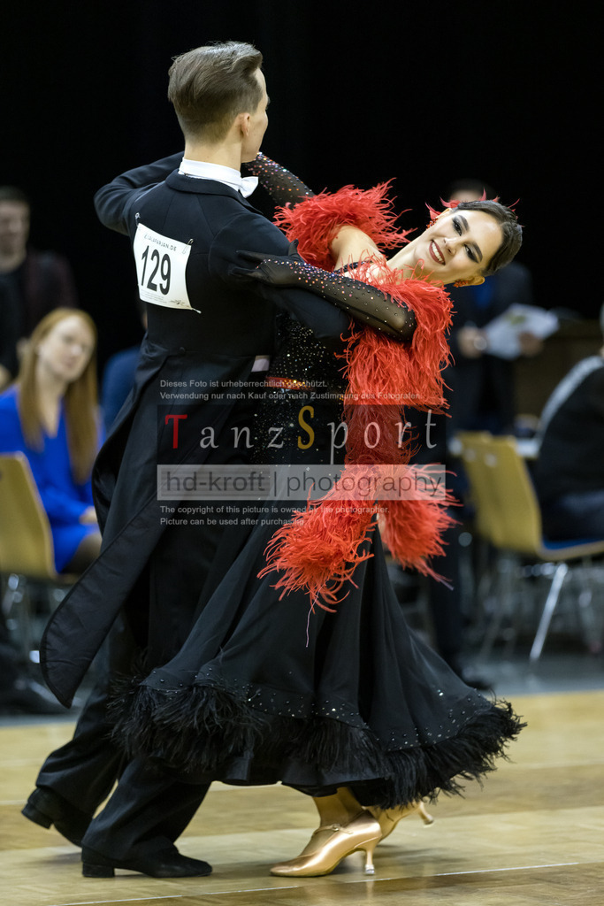 20241102_DC_HGR_Std_08753 | Tanzsportbilder, Standardtanz, Lateintanz, WDSF, DTV, LTVB, dancecomp, goc, hessen tanzt, blaues band der spree, walzer, tango, wiener walzer, slowfox, quickstepp, samba, rumba, cha-cha-cha, paso doble. jive, hd-kroft photography, turniertanzsport