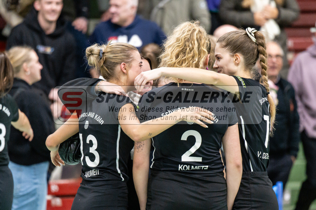 SFE_20250112_0152 | Köln, Deutschland, 12.01.2025:  ßHockey 1. Bundesliga Damen Rot-Weiss Köln - Schwarz-Weiß Köln im KTHC Stadion Rot-Weiss Köln Tennis and Hockey Club am 12.01.2025 in Köln, Deutschland. (Foto von Stephan Fehrmann)Köln, Germany, 12.01.2025: ßHockey 1. Bundesliga Damen Rot-Weiss Köln - Schwarz-Weiß Köln in KTHC Stadion Rot-Weiss Köln Tennis and Hockey Club at 12.01.2025 in Köln, Deutschland. (Foto from Stephan Fehrmann)