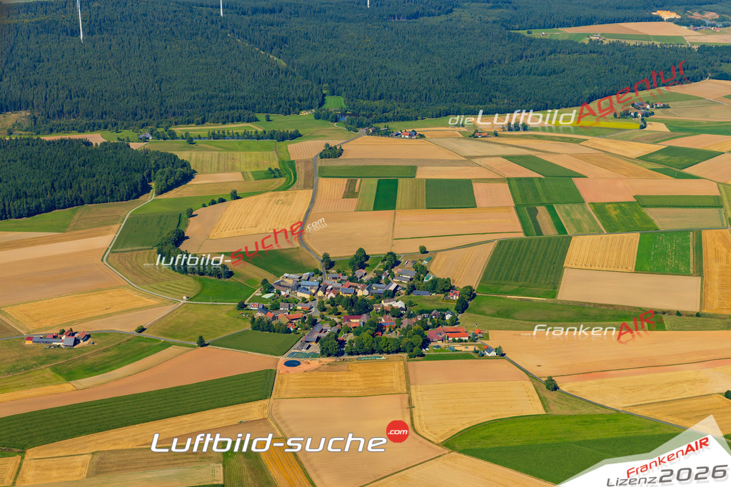 Luftaufnahme von Höflas Konnersreuth Bild- Das Luftbild wurde 2025 vom UL-Flugzeug heraus erstellt ( keine Drohne ) - Hochauflösende Luftaufnahme -Nicht vergleichbar mit Google Maps oder Satelittenbilder- Die Geschenkidee !Mit Lizenz und Bildrechte bestellbar