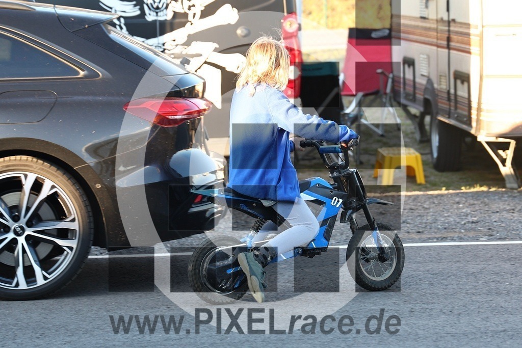 social-20260605_10045 | Schöne Erinnerungen an spannende Momente - das festzuhalten ist unser Job. PIXELrace.de ist seit 2003 auf den Rennstrecken Europas unterwegs um die Action draußen beim Fahren und die wunderbare Stimmung imm Fahrerlager für euch einzufangen.