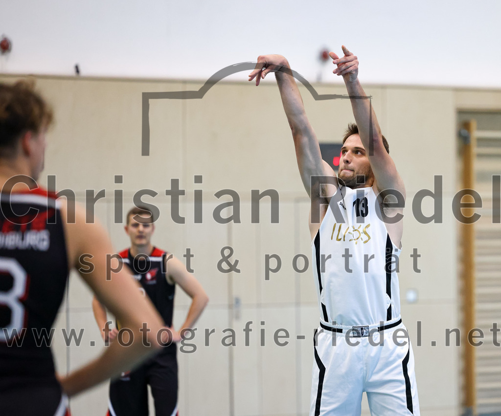 2022-10-16_006_TSV_Vaterstetten_gegen_Baskets_Vilsbiburg_2 | Vaterstetten, Deutschland, 16.10.2022:
Basketball, Bayernliga Herren Südost 2022 / 2023, 1. Spieltag, TSV Vaterstetten gegen Baskets Vilsbiburg 2, Endergebnis: 83:64

Konstantin Huber (TSV Vaterstetten, #13)

Foto: Christian Riedel / fotografie-riedel.net