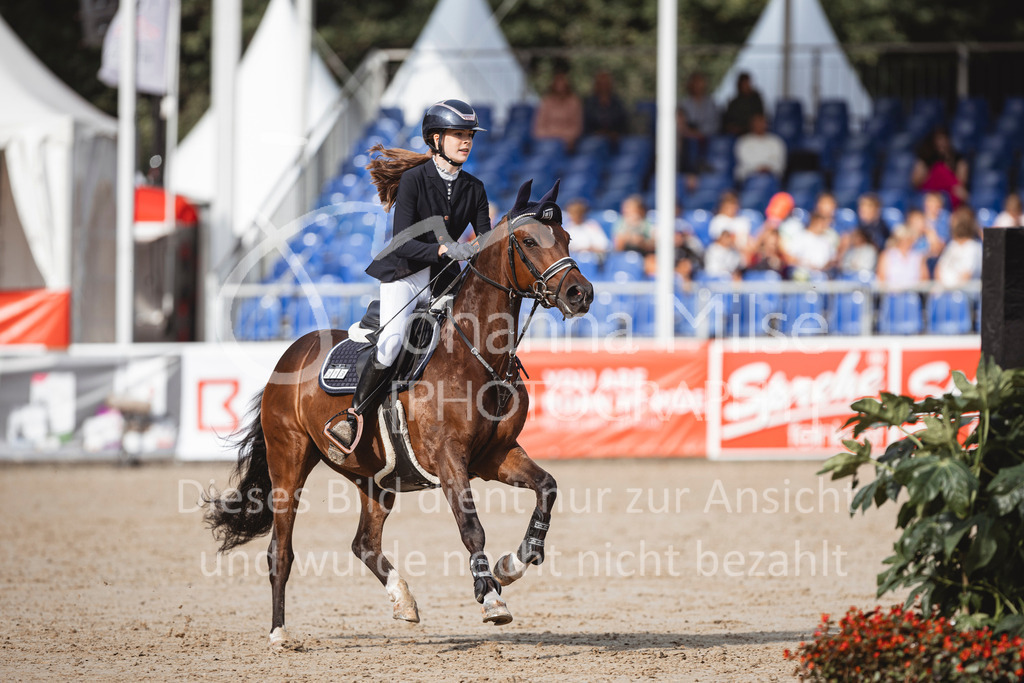 240906_BuCha_Pony-L-6j-235 | Deine schönsten Turniermomente als professionelle Fotos! Entdecke hochwertige Pferdesport-Fotografie im Online-Shop. Jetzt Fotos finden & bestellen!