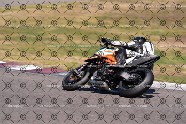 26bt04-1919 | markuskiefer.com - Realisiert mit Pictrs.com