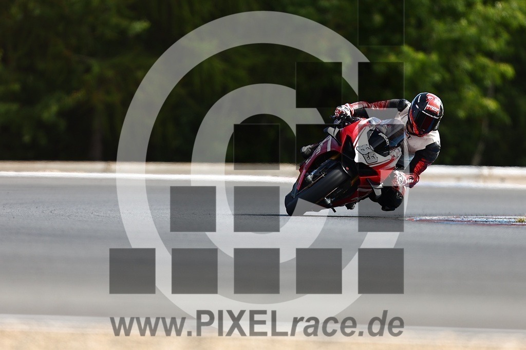 0089-20250830_06077 | Schöne Erinnerungen an spannende Momente - das festzuhalten ist unser Job. PIXELrace.de ist seit 2003 auf den Rennstrecken Europas unterwegs um die Action draußen beim Fahren und die wunderbare Stimmung imm Fahrerlager für euch einzufangen.