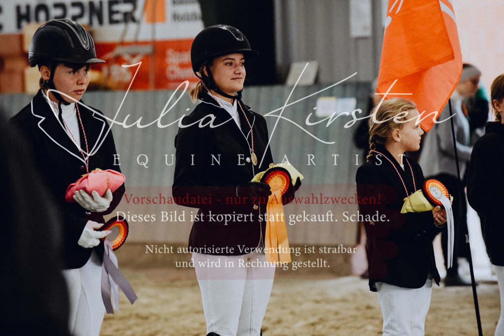 DSC_7029 | Pferde- und Turnierfotografie in Westsachsen. Pferdeportraits, Auftragszeichnungen und intuitive Kunst.