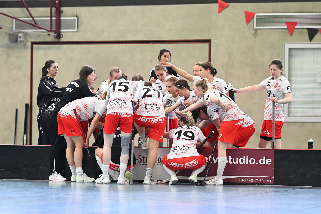 Floorball I Frauen I Saison 2023-2024 I 1. Frauen Floorball-Bundesliga I Playoffs 3. Spieltag I ETV Lady Piranhhas Hamburg - Dümptener Füchse | Der Sportfotograf. - Realisiert mit Pictrs.com