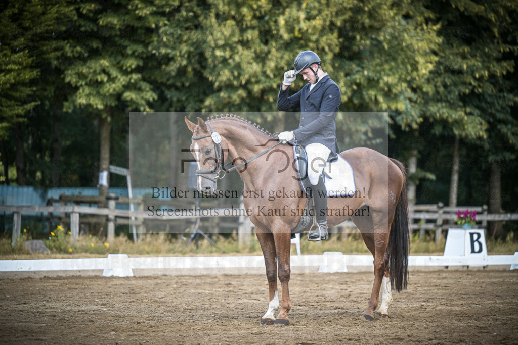DOS_0559 | Entdecke hochwertige Reitturnierfotos von Foto Oger. Professionell, emotional und authentisch – jetzt Lieblingsmomente im Shop bestellen.Deutschlandweite Turnierfotografie. - Realisiert mit Pictrs.com