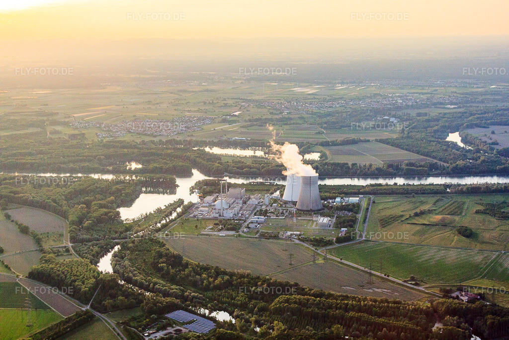 Luftbild: KKW der EnBW Kernkraft GmbH (EnKK) am Rhein aus Osten in Philippsburg im Bundesland Baden-Württemberg in Deutschland. Foto: IMG_66454.jpg vom 30.05.2014 durch Werner Riehm/FLY-FOTO.deAuflösung des Originals: 4752 x 3168 px