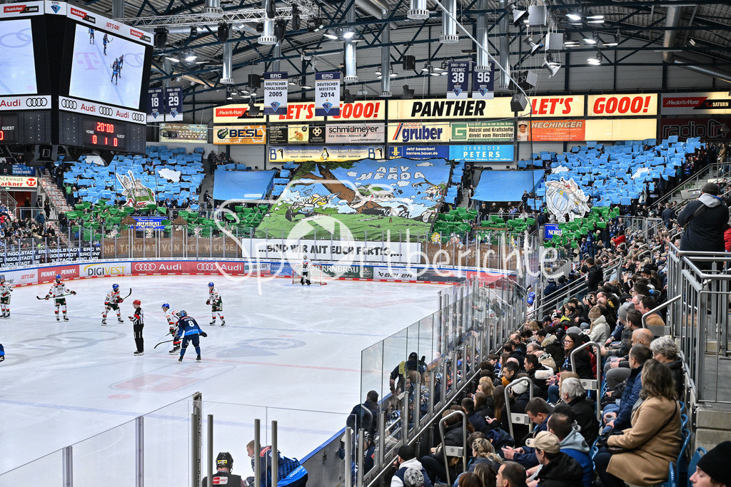 ERC Ingolstadt - Augsburger Panther  | Fans der Ingolstaedter haben eine Choreo zu Spielbeginn vorbereitet / DEL: ERC Ingolsdtadt - Augsburger Panther, Saturn Arena am 10.01.2025