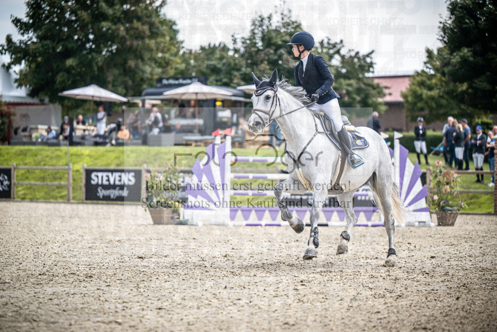 DOS_5322 | Entdecke hochwertige Reitturnierfotos von Foto Oger. Professionell, emotional und authentisch – jetzt Lieblingsmomente im Shop bestellen.Deutschlandweite Turnierfotografie. - Realisiert mit Pictrs.com