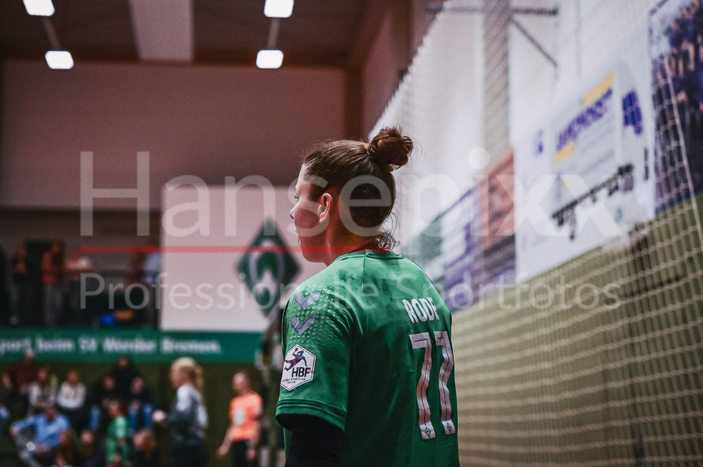 Handball, 2. Bundesliga Frauen, SV Werder Bremen - TuS Lintfort | v.li.: Elaine Rode (SV Werder Bremen, 77) Portrait, Nahaufnahme, Einzelfoto, Einzelbild