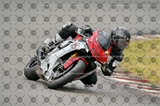 25bt05-1011 | markuskiefer.com - Realisiert mit Pictrs.com