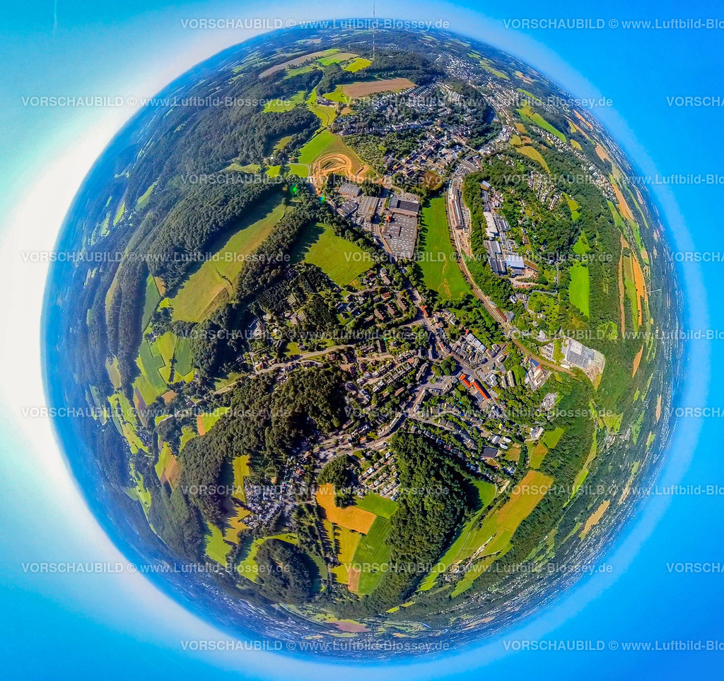 Velbert240890704Langenberg_Nierenhof | Luftbild, Ortsansicht Nierenhof, Bonsfelder Straße und Bahngleise, Baugebiet Fellerstraße, Erdkugel, Fisheye Aufnahme, Fischaugen Aufnahme, 360 Grad Aufnahme, tiny world, little planet, fisheye Bild, Langenberg, Velbert, Ruhrgebiet, Nordrhein-Westfalen, Deutschland