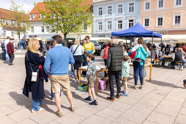 Eierpecken am Hauptplatz | Bildershop von pixelworld.at - Realisiert mit Pictrs.com