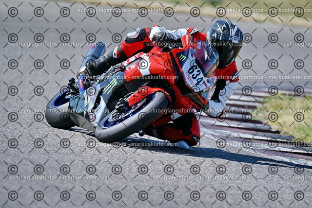 26bt04-0208 | markuskiefer.com - Realisiert mit Pictrs.com
