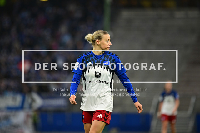 Fußball I Frauen I Saison 2025-2026 I Bundesliga I 10. Spieltag I Hamburger SV - 1. FC Nürnberg I 48025 | Sophie Hillebrand (22, Hamburger SV) - Realisiert mit Pictrs.com