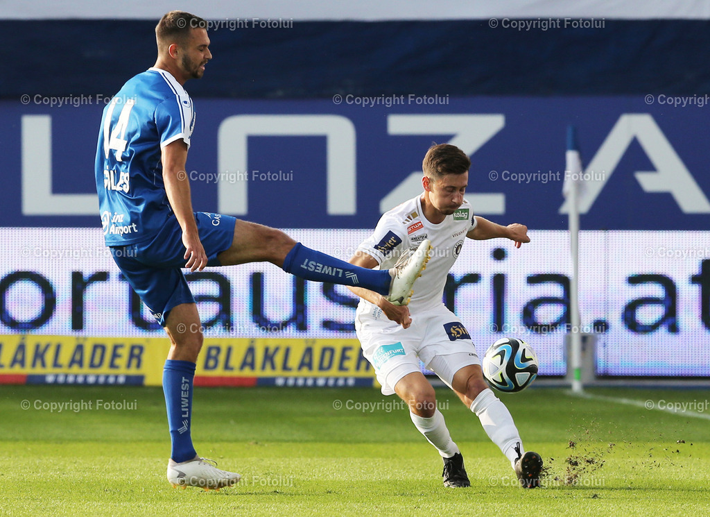 A_LUI_300923_10 | SPORT,FUSSBALL,ADMIRAL BUNDESLIGA BLAU WEISS LINZ-AUSTRIA KLAGENFURT 30.09.2023 IM BILD: JULIAN GOELLES (BLAUWEISSLINZ) UND TILL SCHUMACHER (KLAGENFURT) FOTO:FOTOLUI