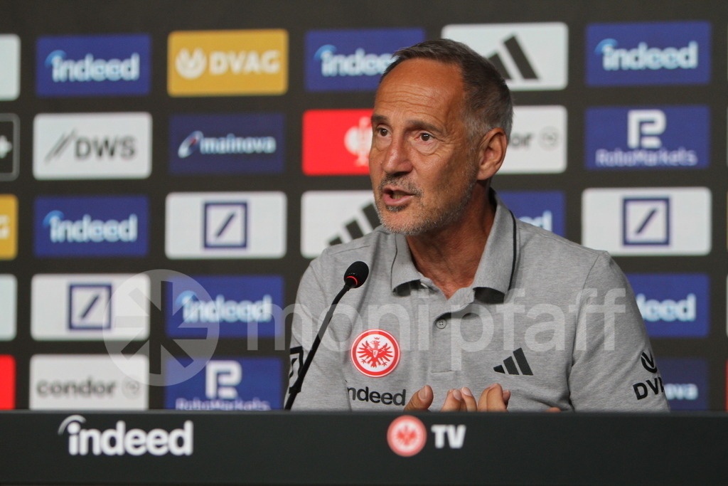 Eintracht Frankfurt Trainer Adi Hütter | Online-Shop | monipfaff.de - Realisiert mit Pictrs.com