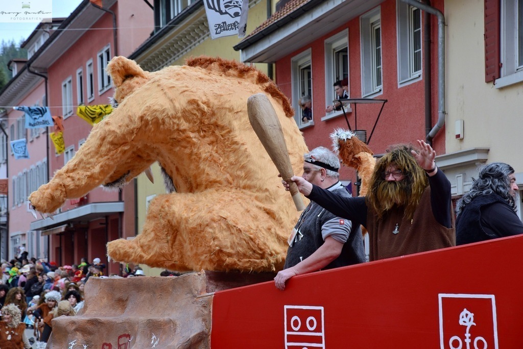 FasMontag _24-047-RA | Fotoblog Schwarzwald, Foto Blog Wiesental, Pfaffenberg, Winterzauber, Zeller Bergland, Zell im Wiesental, Fotoblog Wiesental, Landschaftsfotos, Bilder Wiesental, Natur, Naturbilder, Fastnacht, Zeller Fastnacht, Zeller Fasnacht, Zeller Bergland, Belchen, - Realisiert mit Pictrs.com