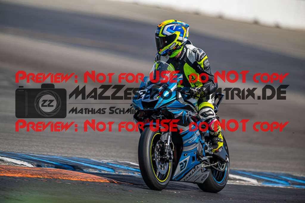 MaZZes_FotoMatrix_230410_8688 | ROT