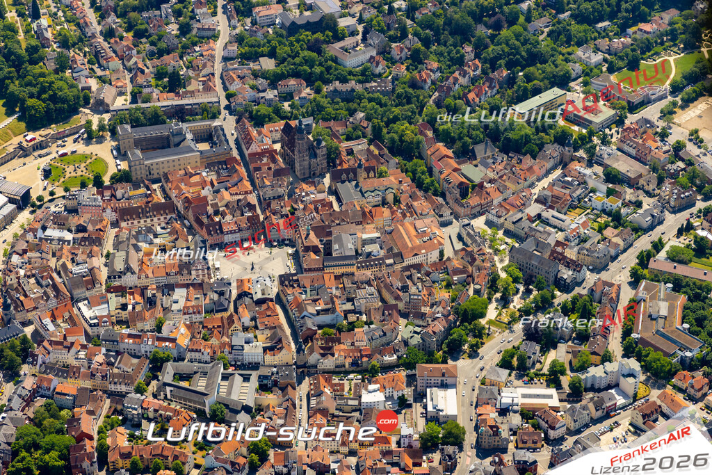 Das Luftbild zeigt : Judengasse Coburg - Die Luftaufnahme wurde 2023 vom UL-Flugzeug aus erstellt ( keine Drohne ) - Hochauflösende Luftaufnahme - Für grossformatige Ausdrucke geeignet. Die Geschenkidee !Mit Lizenz und Bildrechte bestellbar