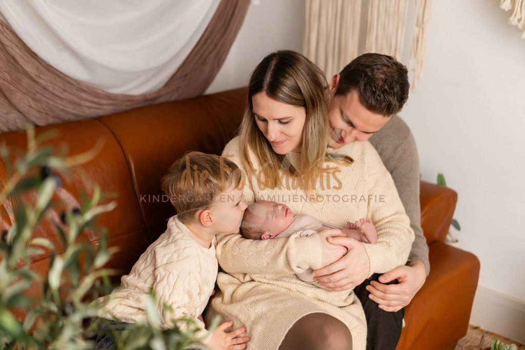 DSC04105 | Die Fotomamis – Eure Fotografen für Babybauch-, Neugeborenen-, Familien-, Kindergarten- und Hochzeitsfotografie. Mit Feingefühl, Leidenschaft & Liebe zum Detail.