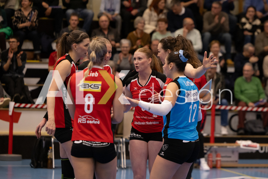 Volleyball I Frauen I Saison 2025-2026 I Volleyball NLA | Women I 1/4 Finals I VC Kanti Schaffhausen - BIWI Volleyball Franches-Montagnes I 21.02.2026 | VC Kanti Schaffhausen - Spielerkreis - Realisiert mit Pictrs.com