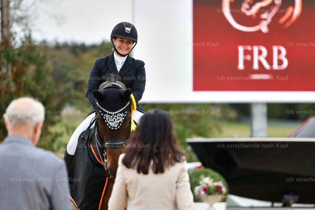 6-Siegerehrung-AMATUER-DRESSUR S_  -StoibPH-3641 | working equitationturnier fotograf videograf stoibphotography marixx film working equitation deutschland reitsport turnierfotografie eventfotografie equestrian events