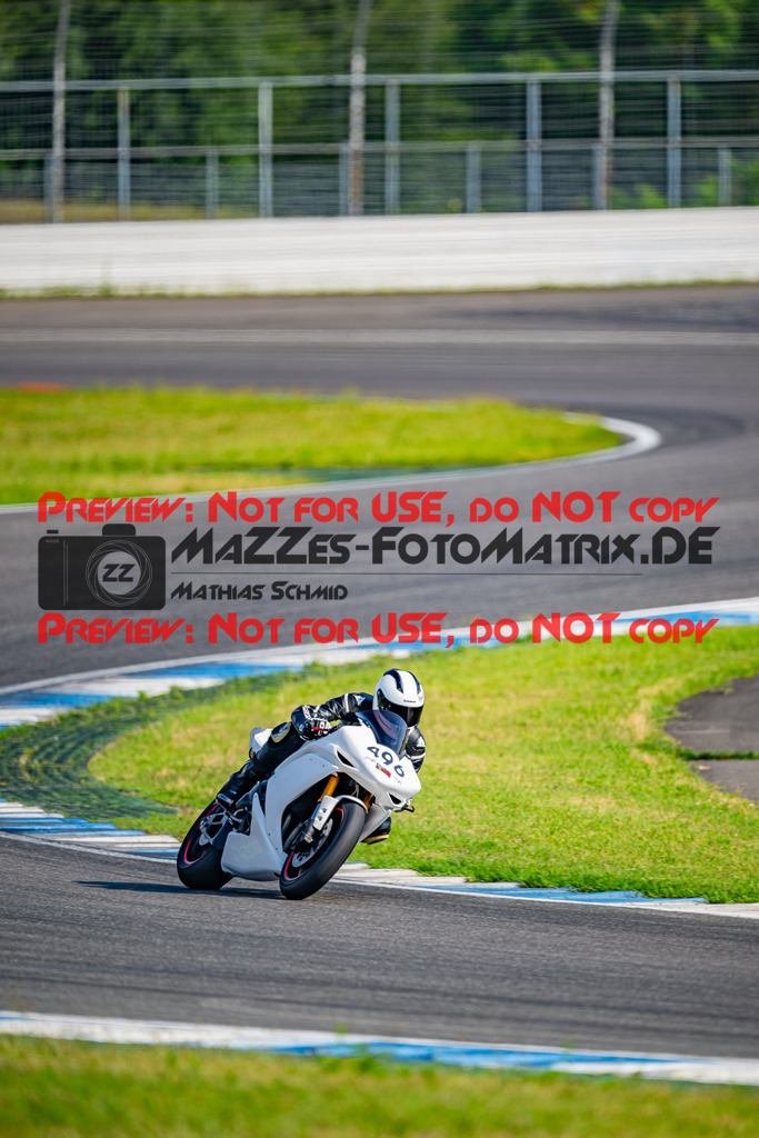 MaZZes_FotoMatrix_240702_6007705_2-40 | ROT