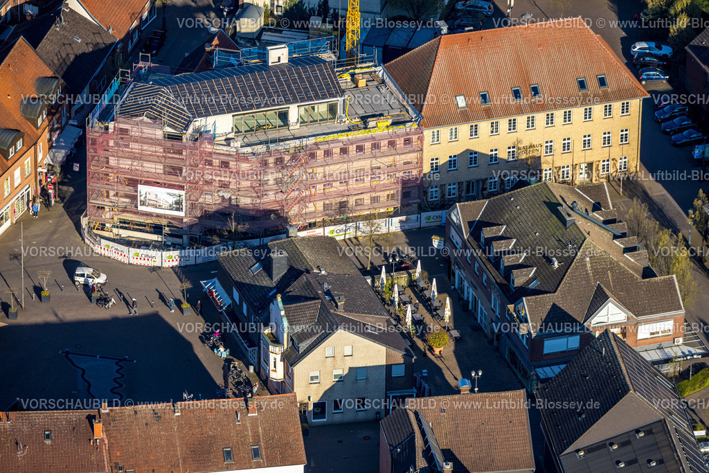 Olfen250405831 | Luftbild, Rathaus und Neubau Baustelle mit Fassadenverkleidung, Marktplatz, Olfen-Stadt, Olfen, Münsterland, Nordrhein-Westfalen, Deutschland