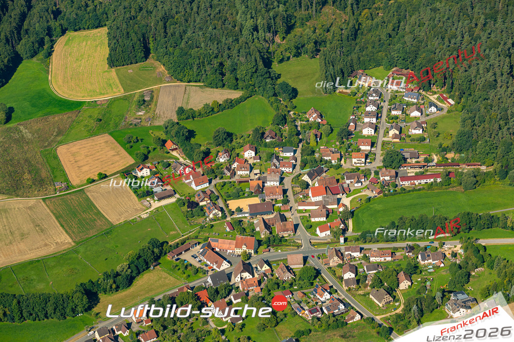 Geschenkidee Aspertshofen bei Kirchensittenbach -Die Luftbildaufnahme wurde 2025 vom UL-Flugzeug heraus erstellt ( keine Drohne ) - Hochauflösende Luftaufnahme -Nicht vergleichbar mit Google Maps oder Satelittenbilder- Die Geschenkidee !Mit Lizenz und Bildrechte bestellbar