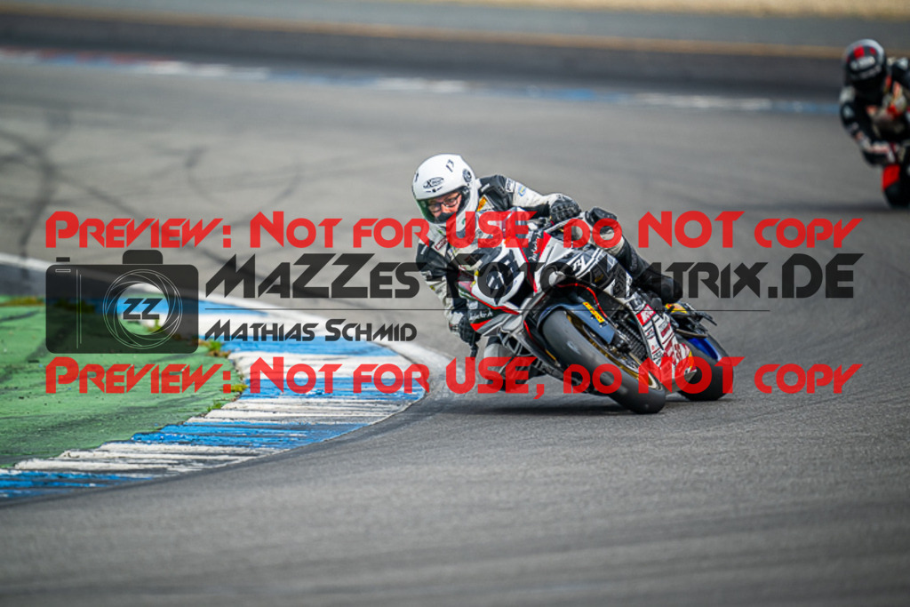 MaZZes_FotoMatrix_220924_0868 | PRO SUPERSTOCK