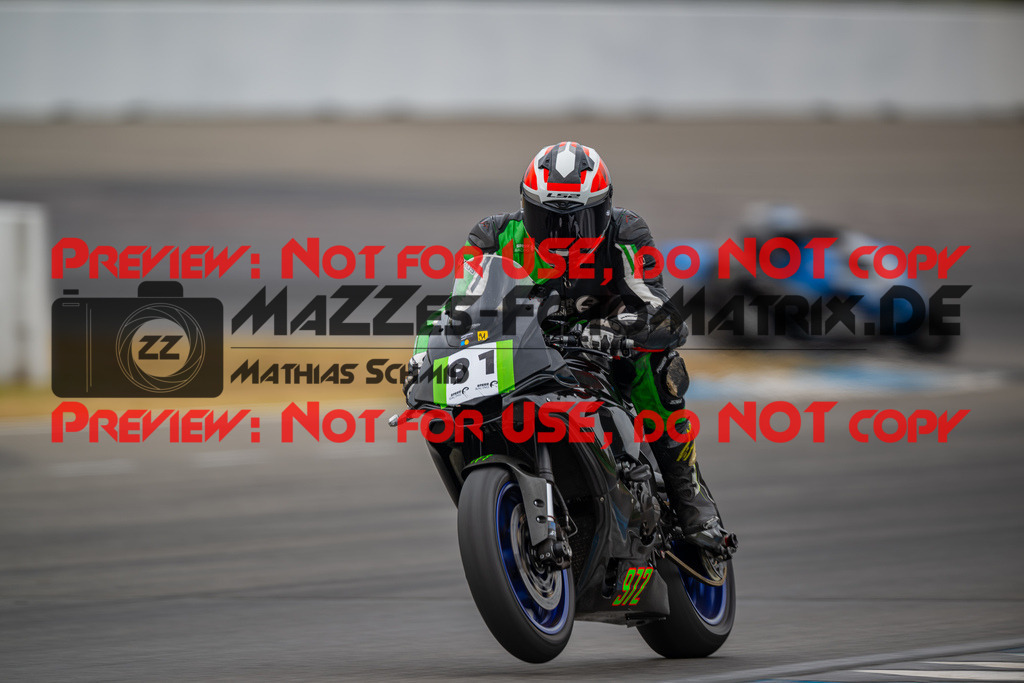 MaZZes-Fotomatrix-20260809-576488 | R1