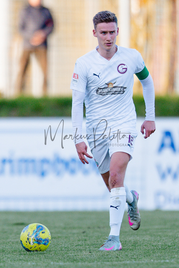 Oberliga Westfalen, Saison 2025/26, 13. Spieltag: 1. FC Gievenbeck - Türkspor Dortmund 2000 | Münster, 02.11.2025: Oberliga Westfalen, 13. Spieltag, 1. FC Gievenbeck empfängt Türkspor Dortmund 2000 im Sportpark Gievenbeck in Münster. Foto: sportfotografie.ms | Markus Paletta - Realisiert mit Pictrs.com