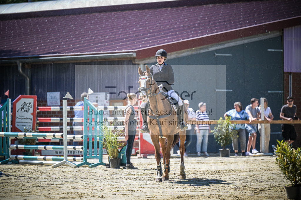 DOS_9970 | Entdecke hochwertige Reitturnierfotos von Foto Oger. Professionell, emotional und authentisch – jetzt Lieblingsmomente im Shop bestellen.Deutschlandweite Turnierfotografie. - Realisiert mit Pictrs.com