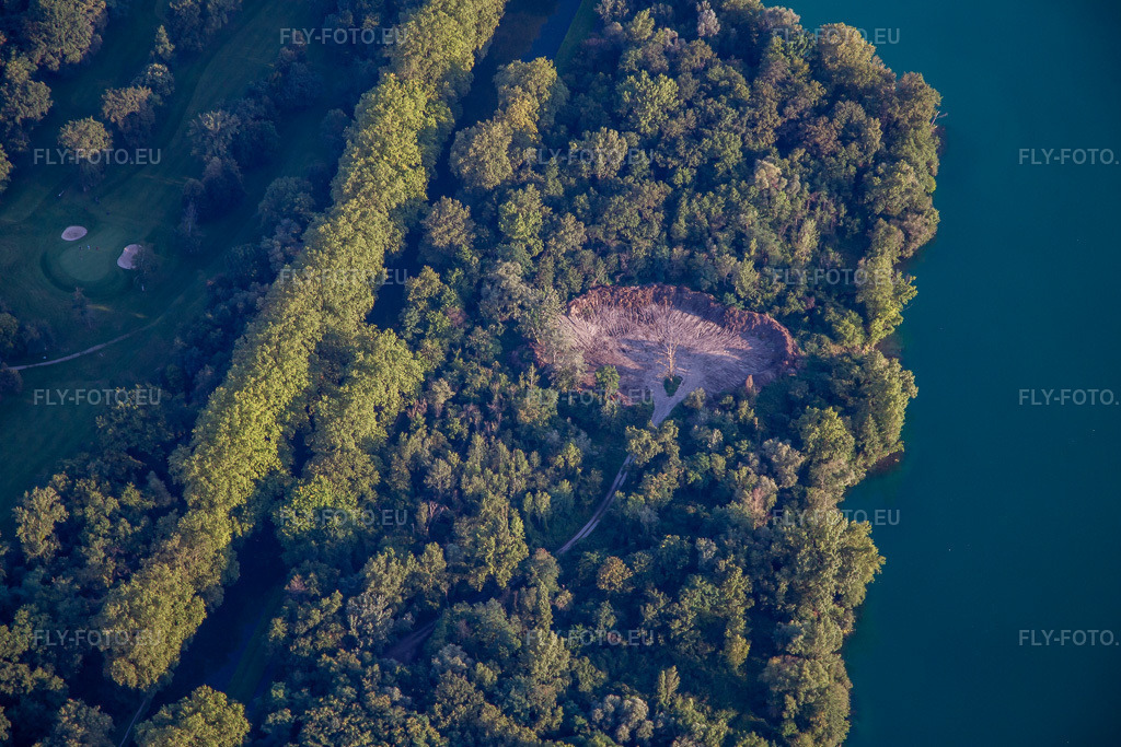 Vue aérienne: Alluvions du Parc du Fort Uhrich à Illkirch-Graffenstaden dans le département Bas Rhin, France. Photo: IMG_137869.jpg prise le 18/08/2023 par Werner Riehm/FLY-FOTO.eu – Résolution de l'original: 5472 x 3648 px