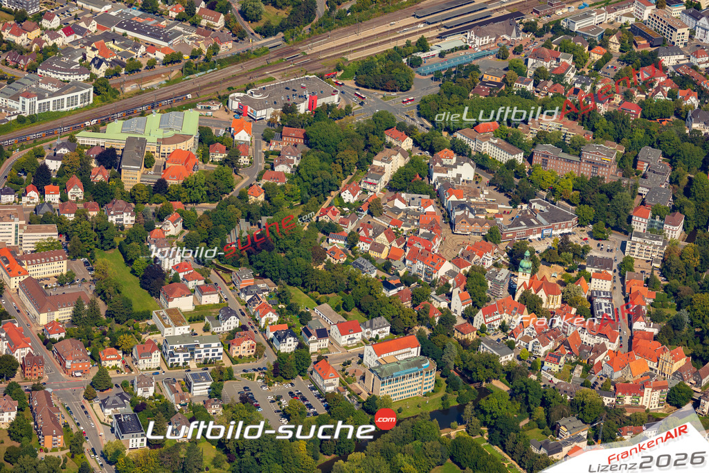 Neue Luftbildaufnahme der Stadt Herford - Das Luftbild wurde 2025 vom UL-Flugzeug heraus erstellt ( keine Drohnenaufnahme ) - Hochauflösende Luftaufnahme - für Wandbilder und großformatige Ausdrucke geeignet. Das besondere Geschenk!Hier alle&nbsp;Infos zur Lizenzierung der LuftaufnahmeWir fliegen auch dieses Jahr wieder in Ihre Region um Luftbilder zu erstellen.- Luftbild anfragen