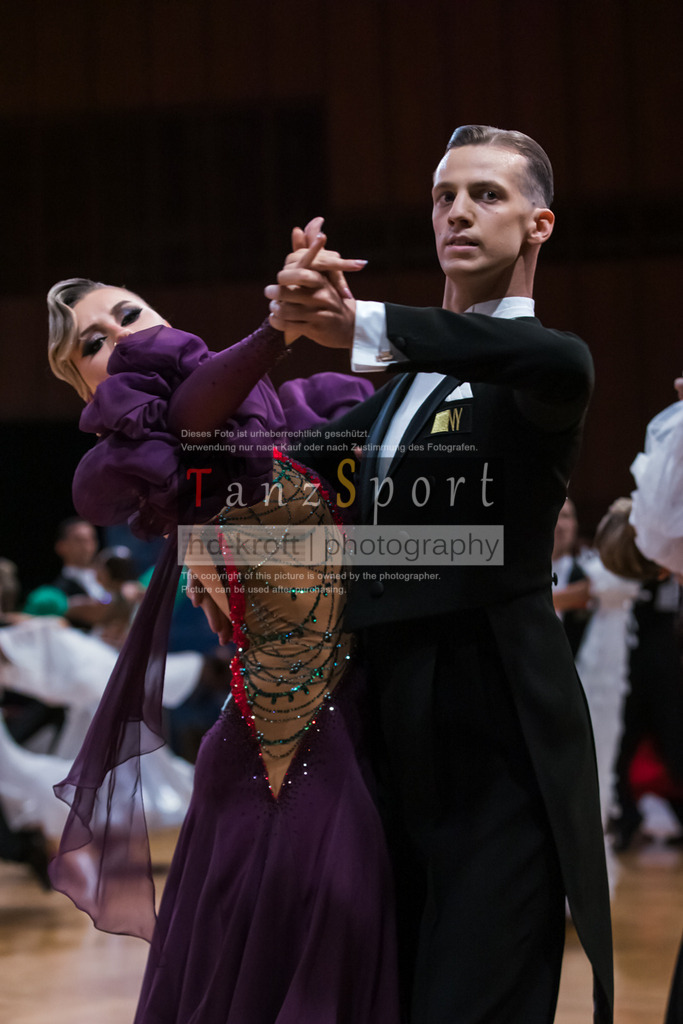 20250822_WDSF-GS-STD_R2_4660 | Tanzsportbilder, Standardtanz, Lateintanz, WDSF, DTV, LTVB, dancecomp, goc, hessen tanzt, blaues band der spree, walzer, tango, wiener walzer, slowfox, quickstepp, samba, rumba, cha-cha-cha, paso doble. jive, hd-kroft photography, turniertanzsport