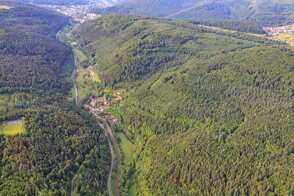 Luftbild: Klosterruine Frauenalb im Ortsteil Schielberg in Marxzell im Bundesland Baden-Württemberg in Deutschland. Foto: IMG_079719.jpg vom 31.05.2015 durch Werner Riehm/FLY-FOTO.deLink zu youtube