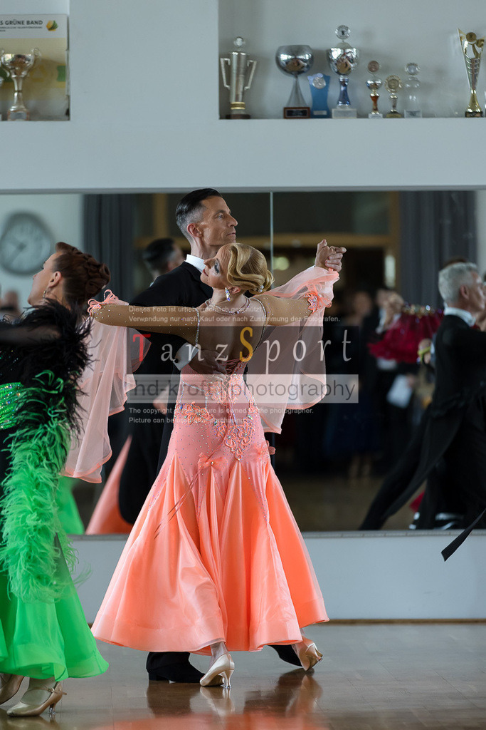 20240525_RL-Masters3-Std_4463 | Tanzsportbilder, Standardtanz, Lateintanz, WDSF, DTV, LTVB, dancecomp, goc, hessen tanzt, blaues band der spree, walzer, tango, wiener walzer, slowfox, quickstepp, samba, rumba, cha-cha-cha, paso doble. jive, hd-kroft photography, turniertanzsport