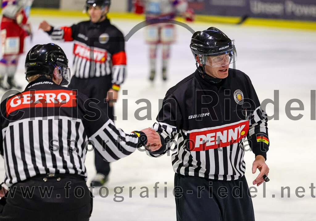 2025-11-30_079_TSV_Erding_gegen_EC_Peiting | Erding, Deutschland, 30.11.2025:Eishockey, Oberliga Süd 2025 / 2026, 22. Spieltag, TSV Erding gegen EC Peiting, Endergebnis: 5:1Foto: Christian Riedel / fotografie-riedel.net