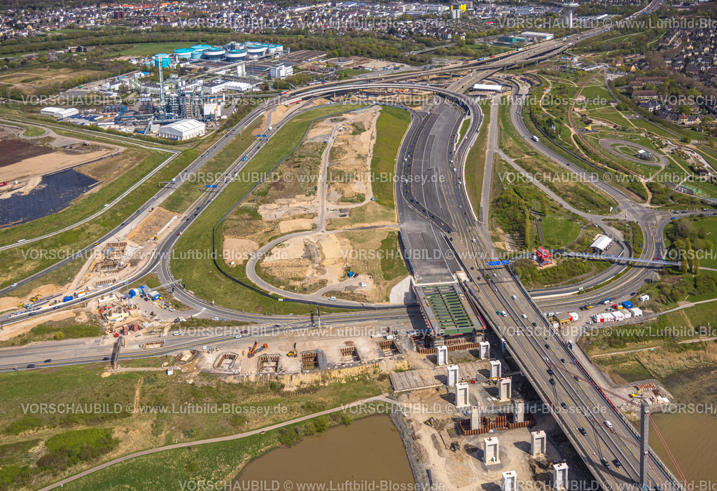 Leverkusen220403087LeverkusenerRheinbruecke | Luftbild, Leverkusener Rheinbrücke Baustelle mit Ersatzneubau und achtspurigem Ausbau der Autobahn A1 sowie Erneuerung des Autobahnkreuz Leverkusen-West, Fluss Rhein, Merkenich, Köln, Rheinland, Nordrhein-Westfalen, Deutschland