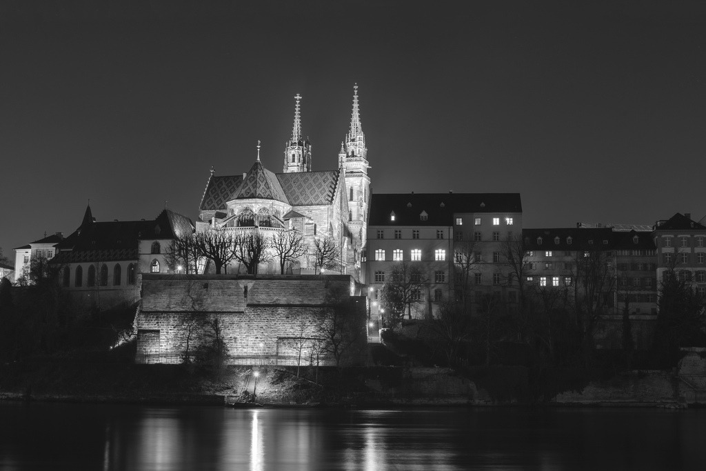 Basler Münster | Münster in Basel bei Nacht. - Realisiert mit Pictrs.com