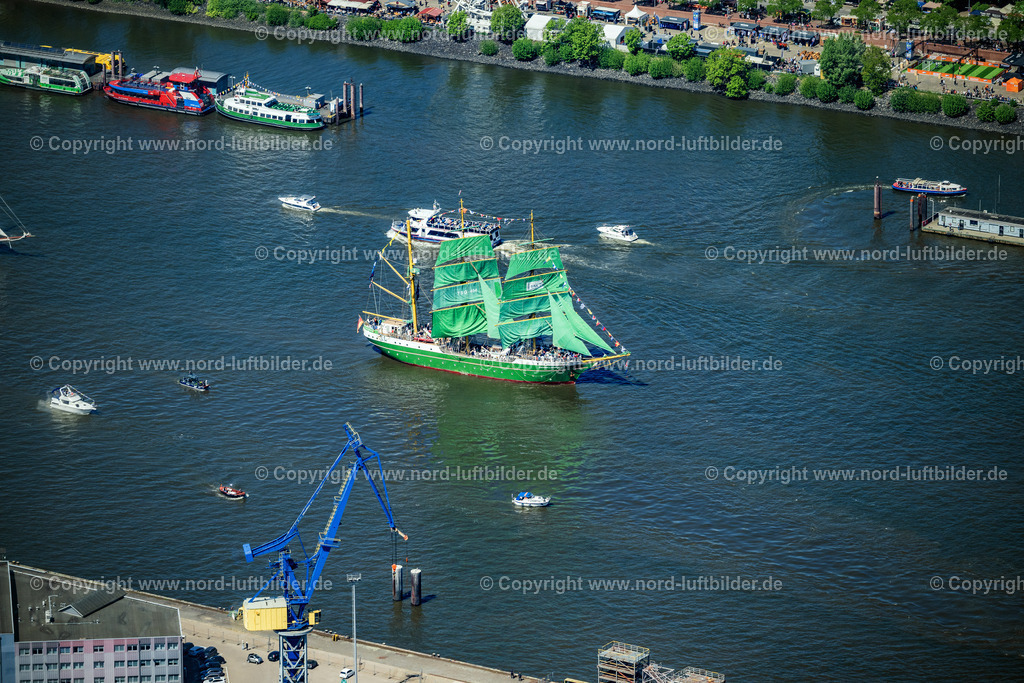 Hamburg_Altona_Alexander_von_Humbold_Segler_Hafengeburtstag_ELS_6733090525 | HAMBURG 09.05.2025 Einlaufparade Hamburger Hafengeburtstag in Hamburg, Deutschland. // Parade Harbor Birthday in Hamburg Germany. Foto: Martin Elsen