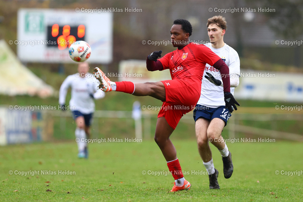 NH_TuSDassendorf_HT16_OberligaHamburg_06122025 | #14 Niklas Pietruschka (TuS Dassendorf), #4 Kevin Houndjame (HT 16)Fußball I Herren I Gamesright Oberliga Hamburg I Saison 2025-2026  I 20. Spieltag I TuS Dassendorf - HT 16 I 06.12.2025 I Sportplatz Wendelweg