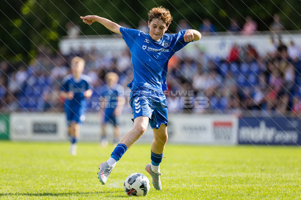 20250920_Picselweb-Fotografie_1R3_0530 | JFV D/A &amp; Stade - VfB Oldenburg0:1 VfB no70:2 VfB no70:3 VfB JFV Eigentor0:4 VfB no70:5 VfB no71:5 JFV no3 Jaric Jimenez-Voss2:5 JFV no9 Janko Sylvester3:5 JFV no16 Damian Elias Mihro Burekovic - Realisiert mit Pictrs.com