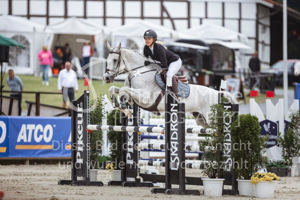 240712_BHO_L-Springen-306 | Deine schönsten Turniermomente als professionelle Fotos! Entdecke hochwertige Pferdesport-Fotografie im Online-Shop. Jetzt Fotos finden & bestellen!