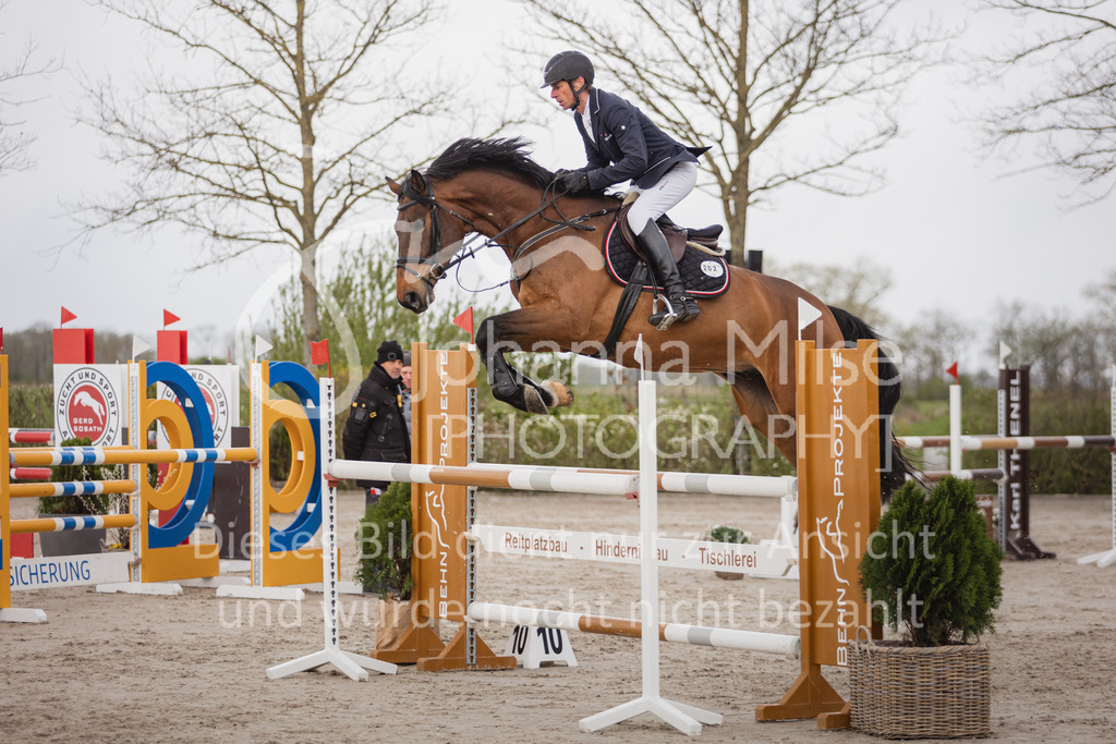 230426_HofSosath_2Ph-L-Spr-881 | Deine schönsten Turniermomente als professionelle Fotos! Entdecke hochwertige Pferdesport-Fotografie im Online-Shop. Jetzt Fotos finden & bestellen!