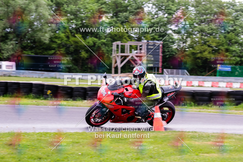 MotoTeamVBK-20104 | Hier findet Ihr Bilder von Touristenfahrten auf der Nürburgring Nordschleife oder von anderen Veranstaltungen die ich besucht habe. Viel Spass beim Durch Schauen 